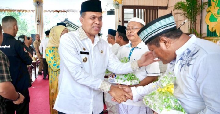 Faisal Hasrimy Tepung Tawari Calon Jama’ah Haji Kabupaten Langkat 
