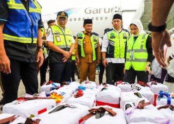 Pj Gubernur Sumut Lepas Keberangkatan 360 Jemaah Haji Kloter I asal Asahan