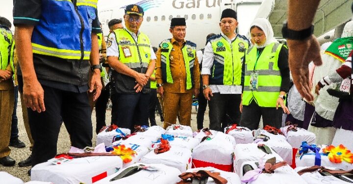 Pj Gubernur Sumut Lepas Keberangkatan 360 Jemaah Haji Kloter I asal Asahan