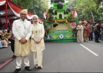 Promosikan Wisata dan Budaya, Pj. Bupati Langkat Ikut Serta dalam Parade Mobil Hias di Kota Solo