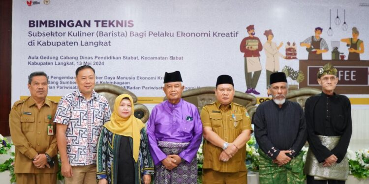 Staffli Bidang SDM, Sosial dan Kemasyarakatan Sujarno Wakili Pj Bupati Langkat dalam Bimtek Subsektor Kuliner