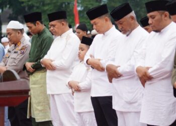 Ikuti Salat Idul Adha di Stabat, Pj. Bupati Langkat Sebar Hewan Qurban ASN 2024