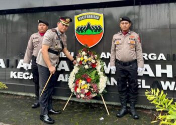 Menyambut HUT Ke-78 Polri, Polres Pelabuhan Belawan Melaksanakan Tabur Bunga