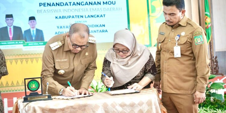Bupati Langkat Tandatangani MoU Kerjasama dengan Yayasan Adihulung Pendidikan Nusantara