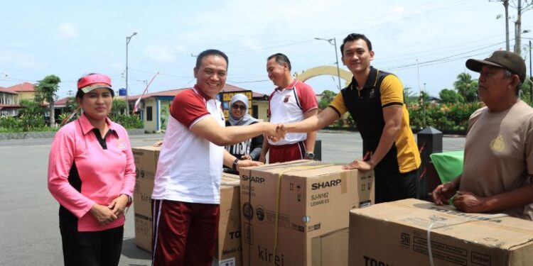 Sambut Hari Bhayangkara ke-78, Polres Pelabuhan Belawan Melaksanakan Olah Raga Gabungan