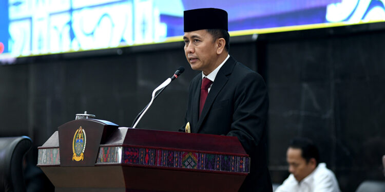 Pj Gubernur Agus Fatoni Sampaikan Ranperda LPJ APBD 2023 ke DPRD Sumut