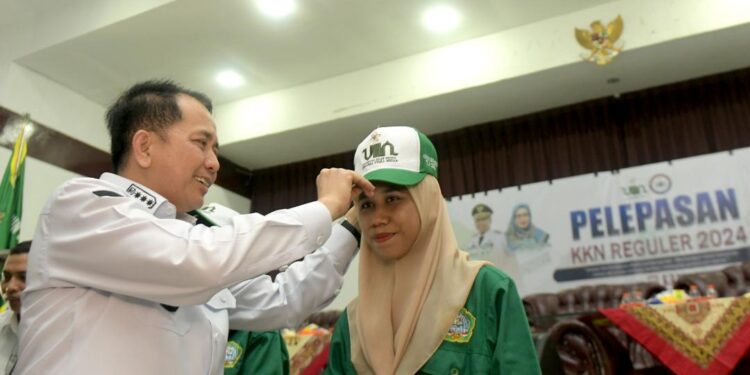 Lepas 5.500 Mahasiswa KKN, Pj Gubernur Sumut Agus Fatoni Harapkan Bisa Percepat Pengembangan Masyarakat