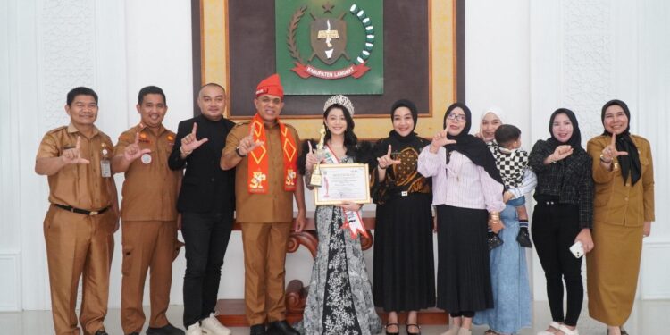 Pj Bupati beserta Pj Ketua TP. PKK Langkat Sambut Hangat Calon Puteri Batik Cilik 2024