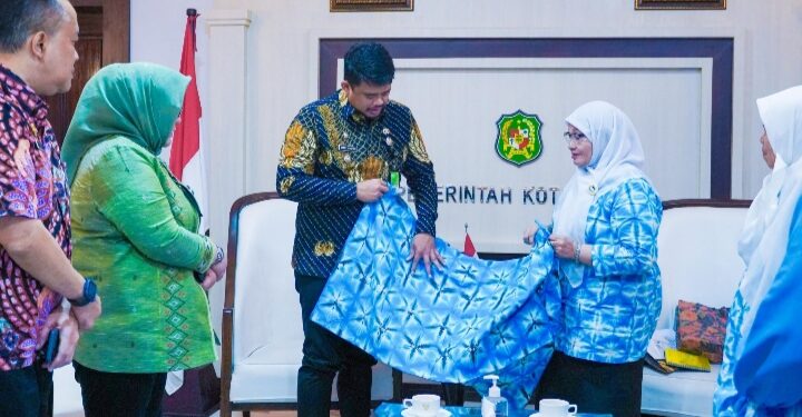 Dukung Penuh Kegiatan LPPU, Bobby: Senang Orang Tua Kami Aktif dan Energik