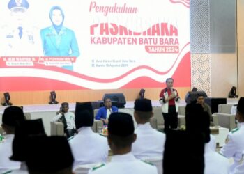 Pj Gubernur Sumut Agus Fatoni Beri Motivasi Paskibraka dan Berterima Kasih kepada Veteran di Kabupaten Batubara