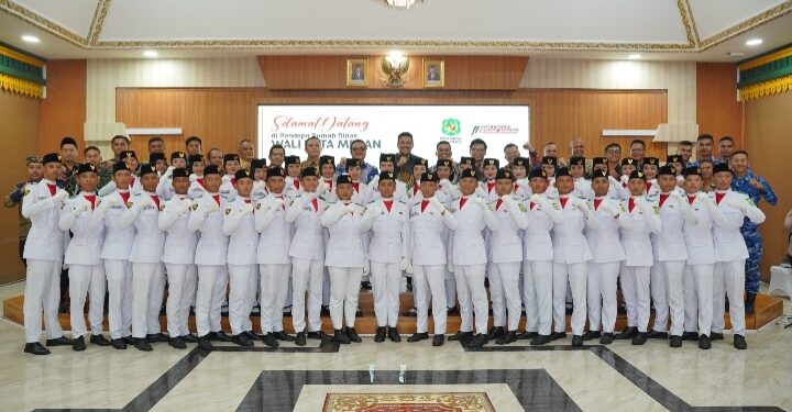 Dijamu Bobby Makan Malam, Paskibraka Kota Medan Senang dan Bangga Sukses Jalani Tugas