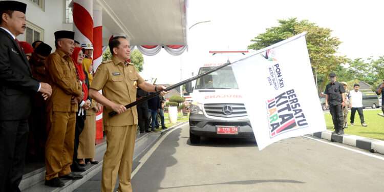 Pj Gubernur Sumut Agus Fatoni Lepas Parade Ambulans, Siap Tangani Kejadian Darurat Selama PON XXI