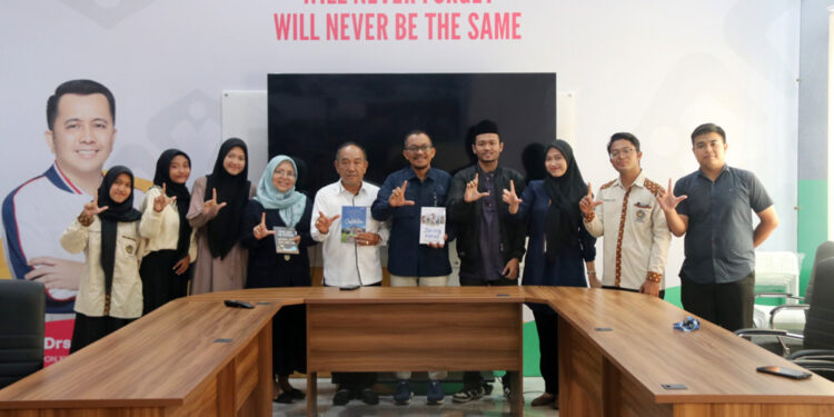 Terima Relawan Perpustakaan UMSU, Ilyas Sitorus Apresiasi Mahasiswa Bakti Sosial Literasi di Pedesaan