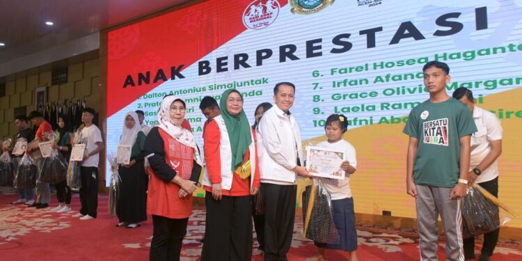 Peringati Hari Anak Nasionak 2024, Pj Gubernur Agus Fatoni Ajak Anak-Anak Sumut Bermain Kuis: Mereka Hebat