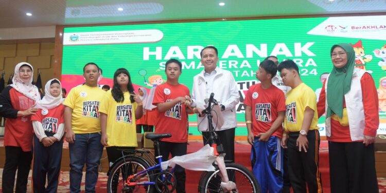 Peringati Hari Anak Nasionak 2024, Pj Gubernur Agus Fatoni Ajak Anak-Anak Sumut Bermain Kuis: Mereka Hebat