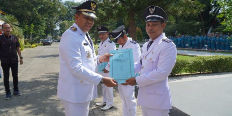 Pj Bupati Langkat Kukuhkan Perpanjangan Masa Jabatan 163 Kades: Semangat Kolaborasi Ditunjukkan dengan JalanKaki Bersama