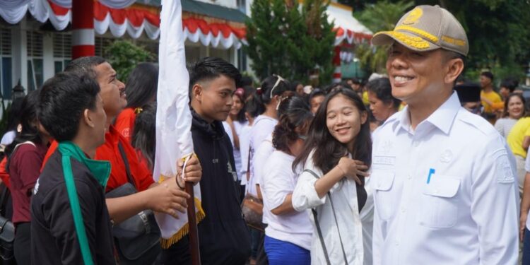 Pj. Bupati Langkat diwakili Sekda Amril Lepas 101 Kontingen Pesparawi: Optimisme Harumkan Nama Langkat di Ajang Provinsi