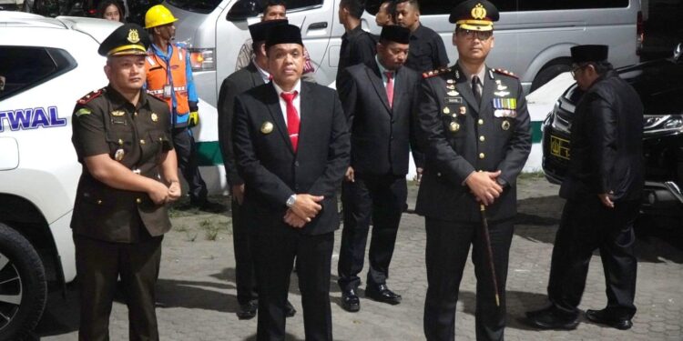 Pj. Bupati Langkat Pembina Apel Renungan Suci di TMP Berandan: Mari Kenang Jasa Pahlawan di HUT ke-79 RI