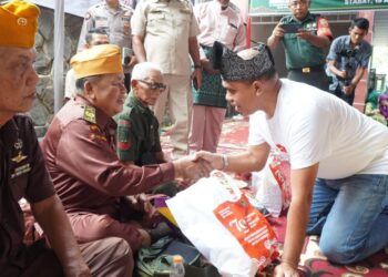 Pj. Bupati Langkat Faisal Hasrimy Serahkan Bingkisan dan Kirimkan Doa untuk Veteran: Menghargai Jasa Perjuangan Tanpa Pamrih