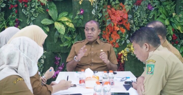 Pj Bupati Langkat Tekankan Pengendalian Inflasi dan Percepatan Pengangkatan Kepala Sekolah dalam Zoom Meeting Nasional