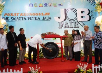 Tingkatkan Kolaborasi dengan Dunia Usaha, Pj Bupati Langkat Buka Job Fair SMK 2024