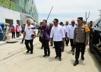Pj Gubernur Agus Fatoni Bersama Menko PMK Tinjau Stadion Utama PON XXI Sumut