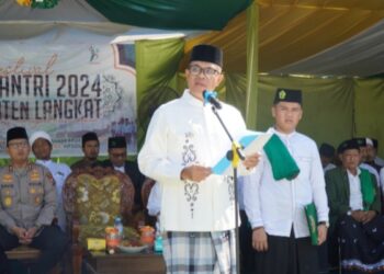Peringatan Hari Santri Nasional 2024: Pj Bupati Langkat Faisal Hasrimy Sebut Santri Pilar Utama Masa Depan Bangsa