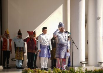 Kenakan Pakaian Adat Melayu, Plt Wali Kota Pimpin Upacara Peringatan Hari Sumpah Pemuda