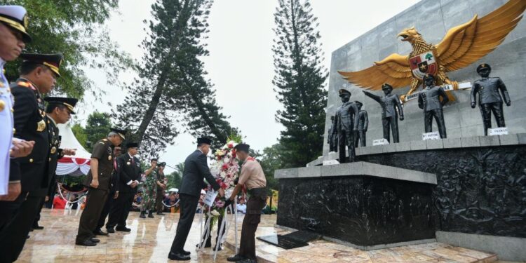 Pimpin Upacara Hari Kesaktian Pancasila, Pj Gubernur Sumut Agus Fatoni Ajak Masyarakat Refleksikan Nilai Pancasila dalam Kehidupan