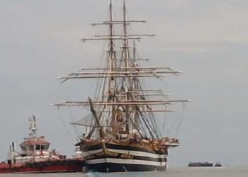 Kapal Latih Angkatan Laut Italia Diserbu Ribuan Masyarakat Medan