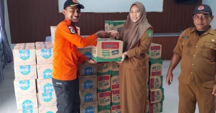 Pj Bupati Langkat Salurkan Bantuan untuk Warga Terdampak Banjir di Kecamatan Babalan dan Sei Lepan