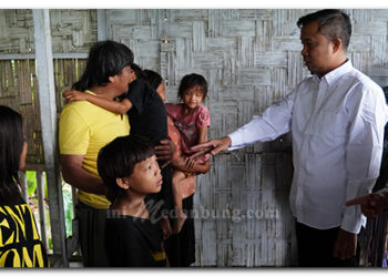 Pj. Wali Kota Tebing Tinggi Jangkau Keluarga Terlantar di Kolong Jembatan Pasar Sakti