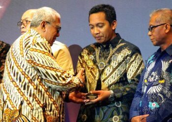 Pj Bupati Langkat Faisal Hasrimy Raih Penghargaan “Sahabat Pers Award 2024”