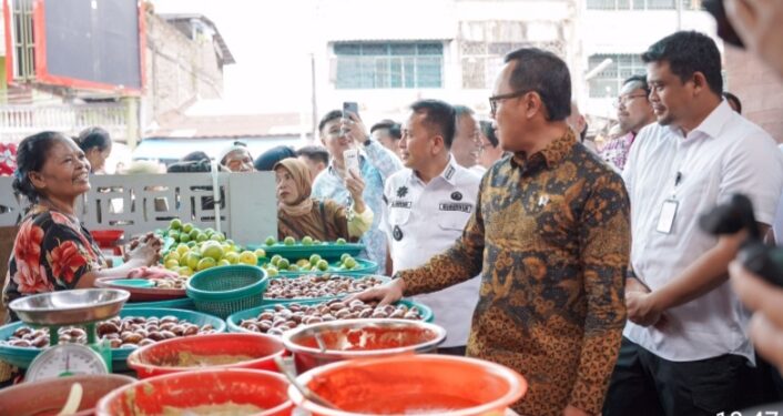 Wamendagri Bima Arya Nilai Revitalisasi Pasar Akik Contoh Baik Penataan Pasar