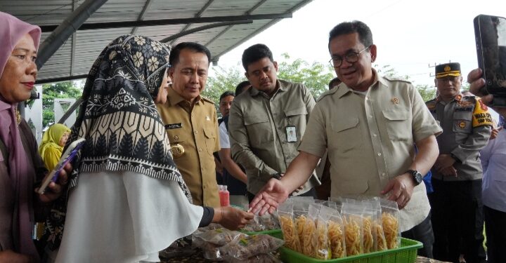 Bersama Mendag, Bobby Nasution Pantau Gerakan Pangan Murah di Medan Marelan