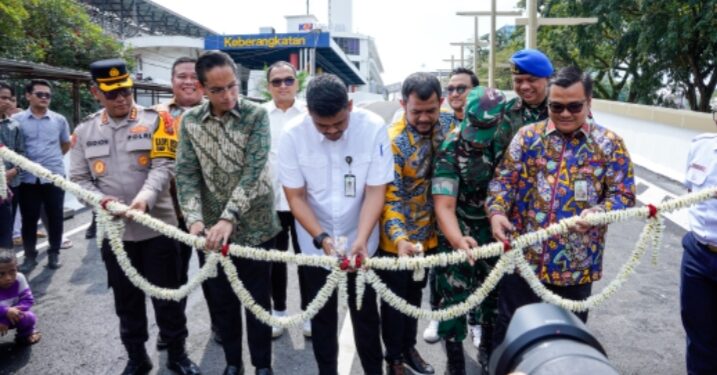 Bobby Resmikan Overpass Jalan Stasiun, Urai Kemacetan dan Permudah Akses Penumpang KAI