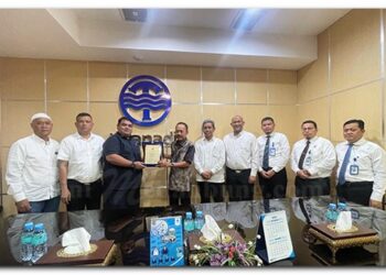 Kompatir Berikan Penghargaan kepada Dewan Pengawas Tirtanadi