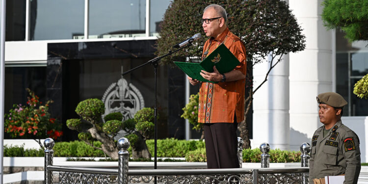 Apel Perdana 2025, Pj Gubernur Sumut Ingatkan ASN Terus Berikan Layanan Terbaik pada Masyarakat