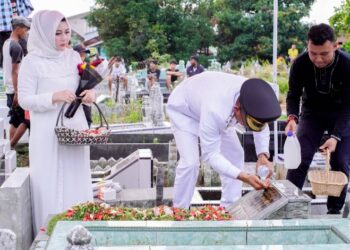 Ziarah ke Makam Orangtua, Wakil Wali Kota Medan: Doa dan Perjuangan Almarhumah Membuat Saya Berada di Titik ini