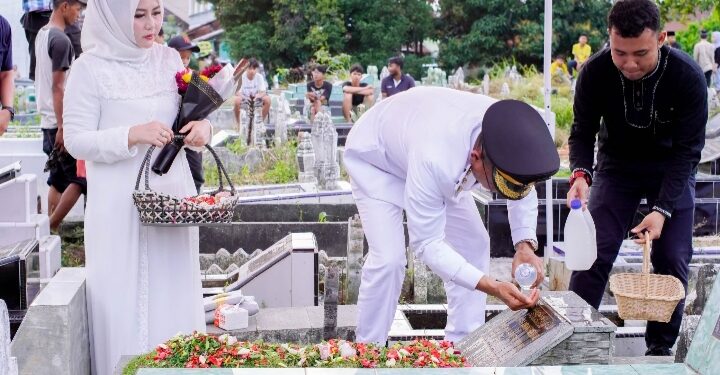 Ziarah ke Makam Orangtua, Wakil Wali Kota Medan: Doa dan Perjuangan Almarhumah Membuat Saya Berada di Titik ini