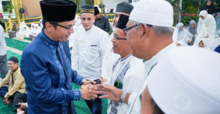 Salat Tarawih dengan Jajaran Medan Sunggal, Rico Waas: Mari Berdoa dan Satukan Frekuensi Bangun Medan