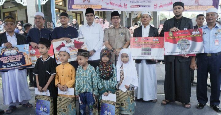 Safari Ramadan Pertama Rico Waas di Masjid Ikhlas Iyah Medan Denai