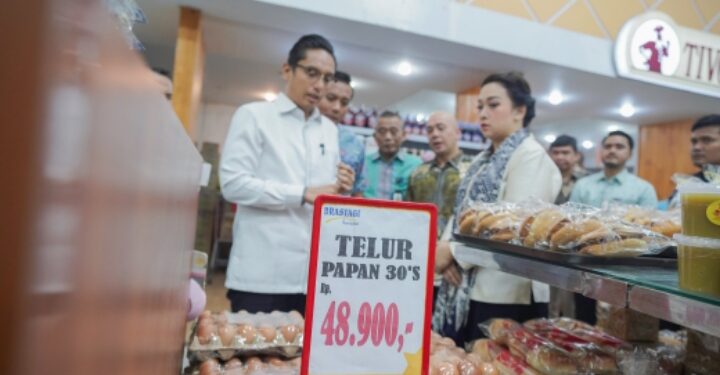 Tinjau Brastagi Supermarket Temukan Permen Tidak Jelas Tanggal Kedaluarsa, Rico Waas: Tarik Dulu, Dicek Betul!