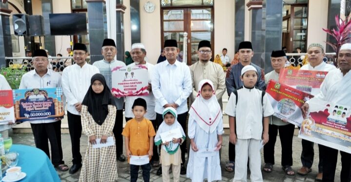 Safari Ramadhan, Sekda Kota Medan Bantu Rp 50 Juta Pembangunan Masjid