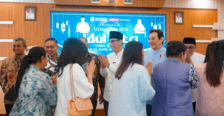 Rico Waas Gelar Open House Idulfitri, Warga Medan Antusias Hadir