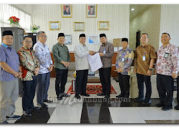 Perumda Tirtanadi Serahkan 8.328 Handuk Untuk Jamaah Haji Embarkasi Medan