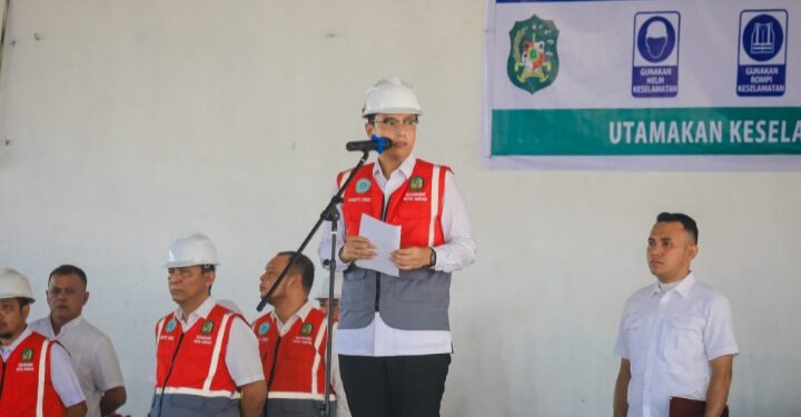 Pimpin Apel Bersama Dinas SDABMBK, Ini Pesan Rico Waas