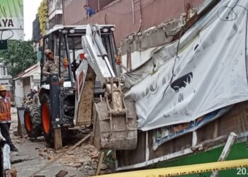 Pemko Medan Bongkar Dua Bangunan Ilegal di Jalan Bayam