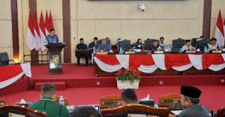 Paripurna DPRD Medan, Rico Waas Tanggapi Pemandangan Umum Fraksi