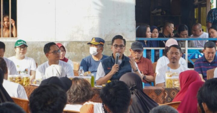 Serap Aspirasi Warga Belawan, Rico Waas Minta Perusahaan Pekerjakan Warga Setempat